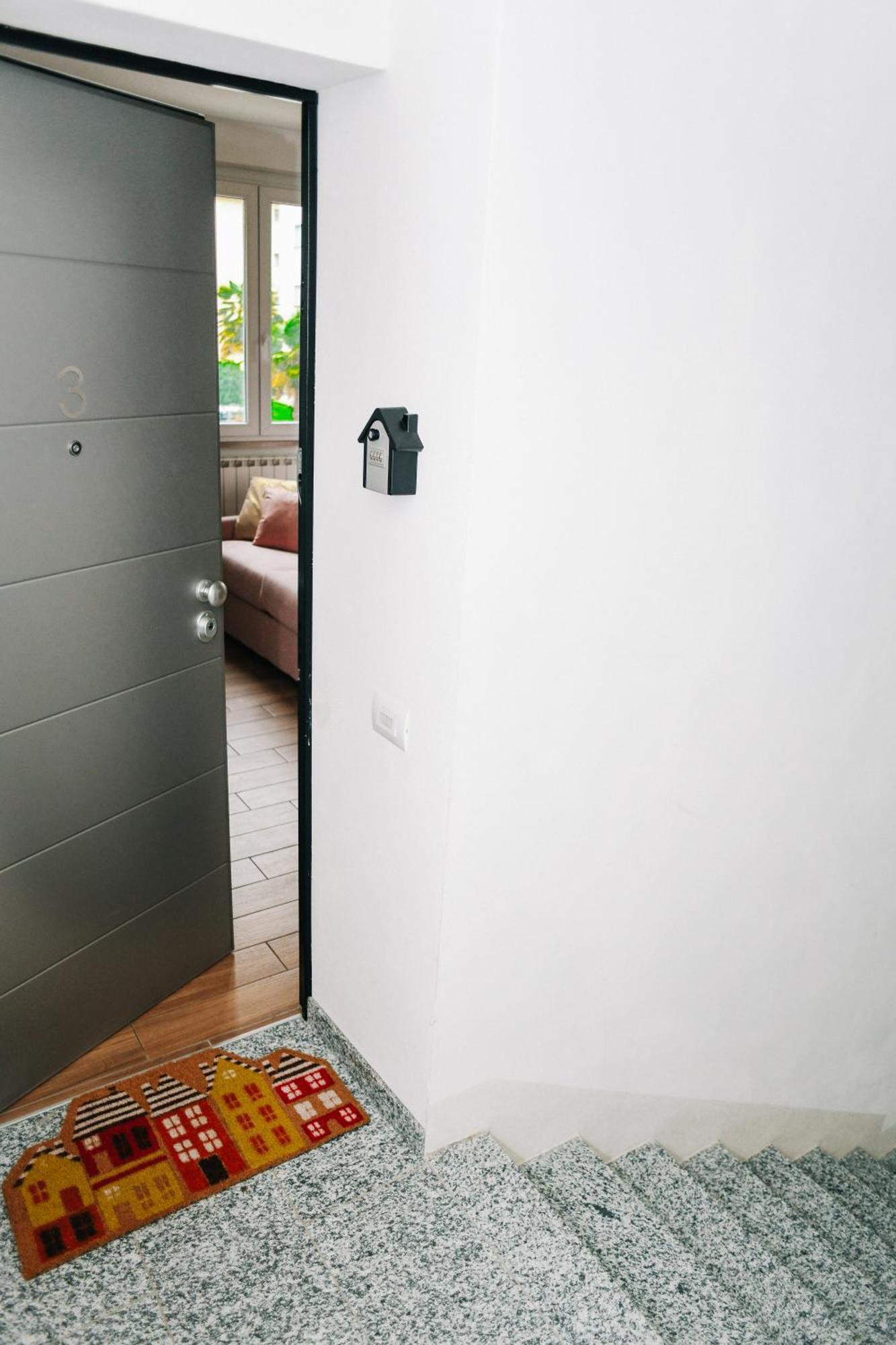 Lora Diamond Suite ,Free Parking, Self Check In,3 Como Ngoại thất bức ảnh