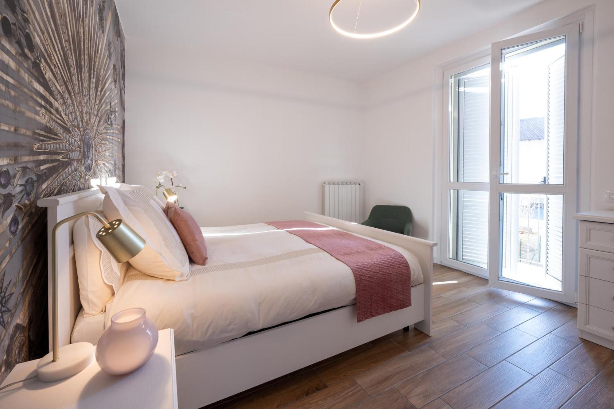 Lora Diamond Suite ,Free Parking, Self Check In,3 Como Ngoại thất bức ảnh