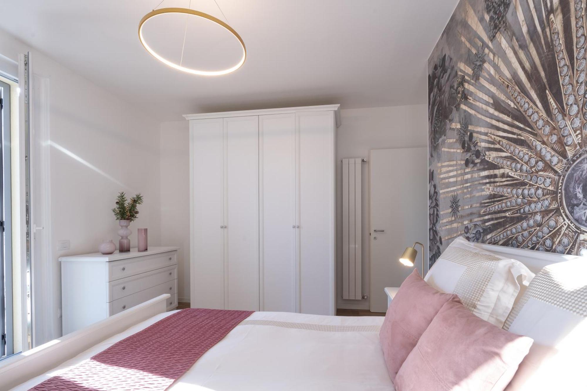 Lora Diamond Suite ,Free Parking, Self Check In,3 Como Ngoại thất bức ảnh